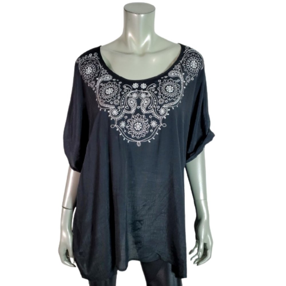 Catherines Top Plus Size 1X 18/20W‎ Embroidered Silky Lightweight Rayon Black